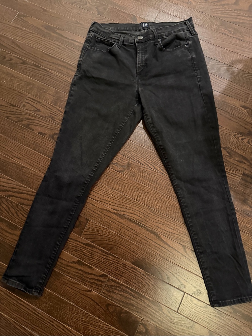GAP Women's Skinny Jeans in Black